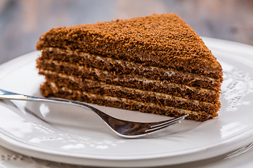 Image showing Chocolate and honey layer cake