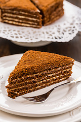 Image showing Chocolate and honey layer cake