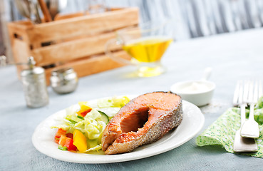 Image showing salmon with salad