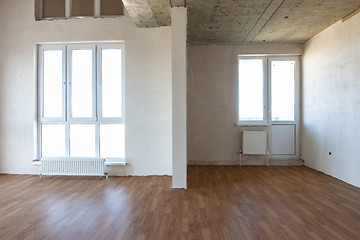 Image showing The interior of the empty room with a fine finish and laminated flooring