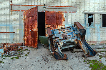 Image showing Abandoned truck left outside