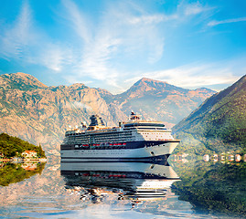 Image showing Cruise liner ship