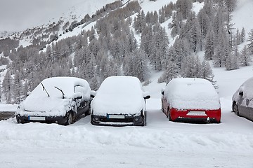 Image showing Winter parking cars