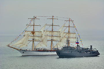 Image showing Degaussing ship next to the Sailing one