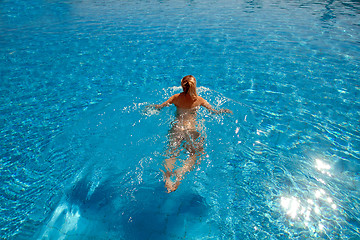 Image showing Woman in the swimming pool