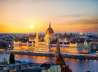 Image showing Parliament on riverbank of Danube