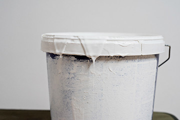 Image showing Old paint can