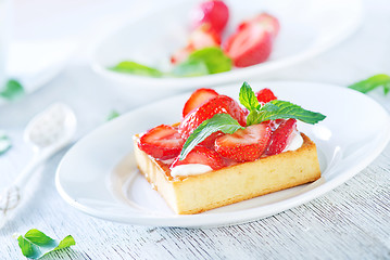 Image showing cake with strawberry