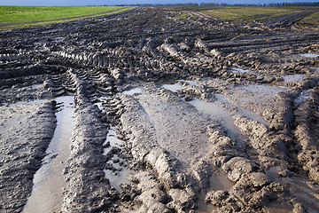 Image showing road in a field