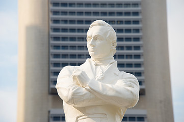 Image showing  Tomas Stamford Raffles statue, Singapore