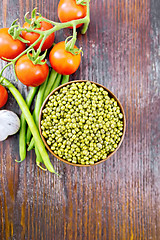 Image showing Mung beans  in bowl with vegetables on dark board top