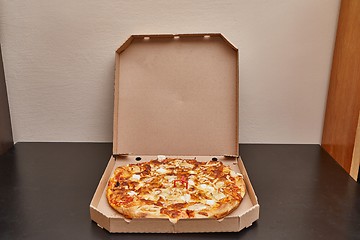 Image showing Whole pizza in a box