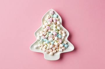 Image showing mini marshmallows on fir shape plate