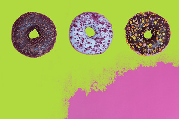 Image showing Top view to the donuts