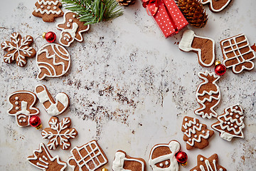 Image showing Different shapes of Christmas gingerbread cookies assorted in circle