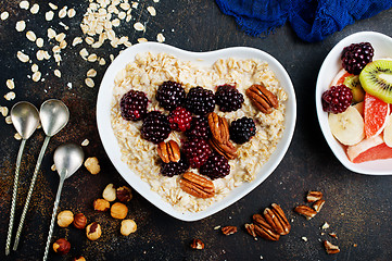 Image showing porridge with berries