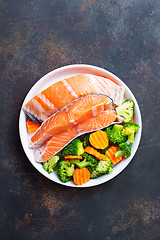 Image showing salmon with salad