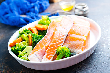 Image showing salmon with salad