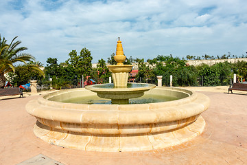 Image showing Castle in Spain with fountain