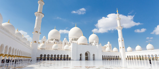 Image showing Sheikh Zayed Grand Mosque in Abu Dhabi, the capital city of United Arab Emirates