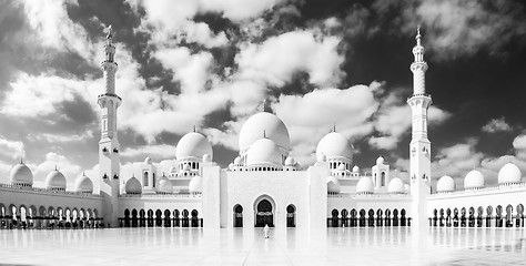 Image showing Sheikh Zayed Grand Mosque in Abu Dhabi, the capital city of United Arab Emirates