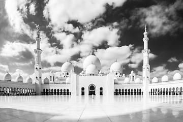 Image showing Sheikh Zayed Grand Mosque in Abu Dhabi, the capital city of United Arab Emirates