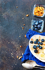 Image showing oat flakes with berries