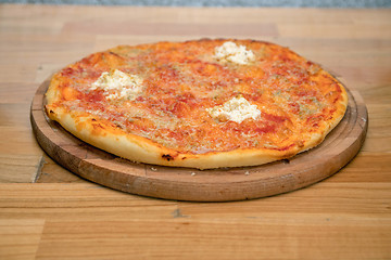 Image showing Mozzarella Pizza Pie