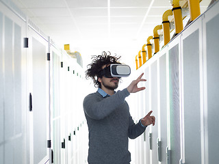 Image showing IT engeneer using virtual reality headset