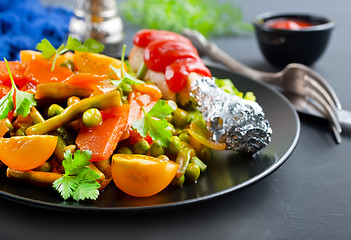 Image showing vegetables with chicken leg