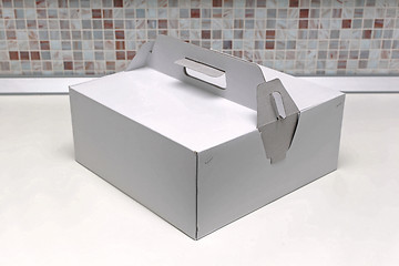 Image showing Cake in Box