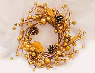 Image showing Golden Wreath