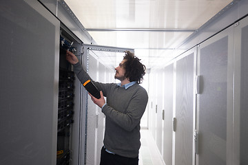 Image showing technician using digital cable analyzer