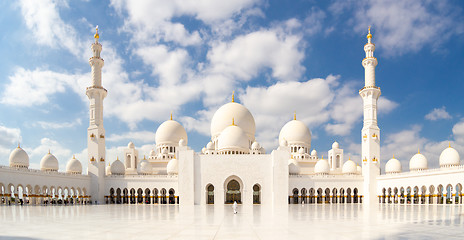 Image showing Sheikh Zayed Grand Mosque in Abu Dhabi, the capital city of United Arab Emirates