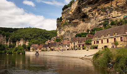 Image showing La Roque-Gageac village in France from Dordogne river