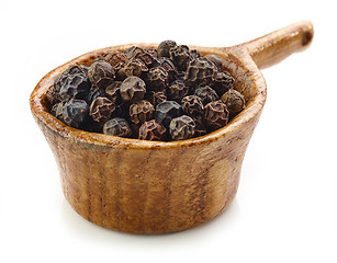 Image showing black pepper in wooden cup