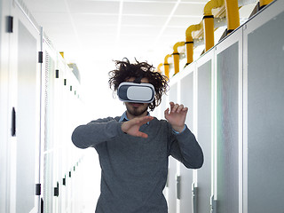 Image showing IT engeneer using virtual reality headset