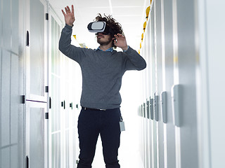 Image showing IT engeneer using virtual reality headset