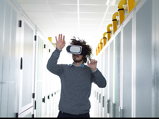 Image showing IT engeneer using virtual reality headset