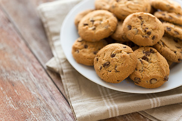 Image showing close up of oatmeal cookies on plate