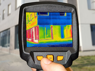 Image showing Recording Heat Loss at the Residential building