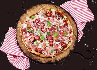 Image showing Prosciutto and Tomatoes Pizza