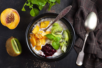 Image showing oat flakes with fruit