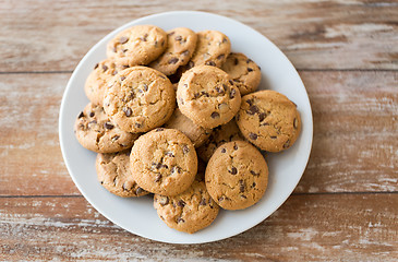 Image showing close up of oatmeal cookies on plate