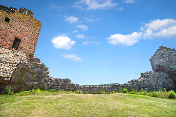 Image showing Castle ruin withh a stone wall