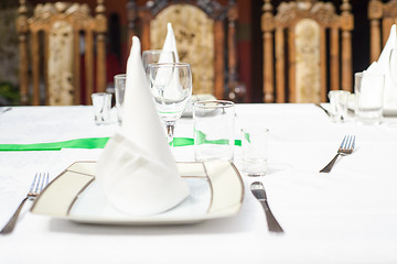 Image showing Served table with plate