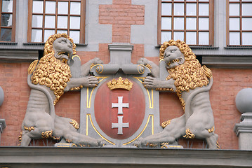 Image showing Statue with Gdansk coat of arms