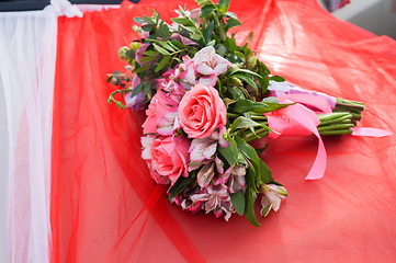 Image showing Pink faded roses bouquet