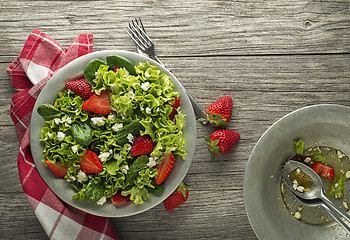 Image showing Green salad with fruit