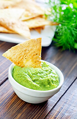 Image showing nachos with guacamole
